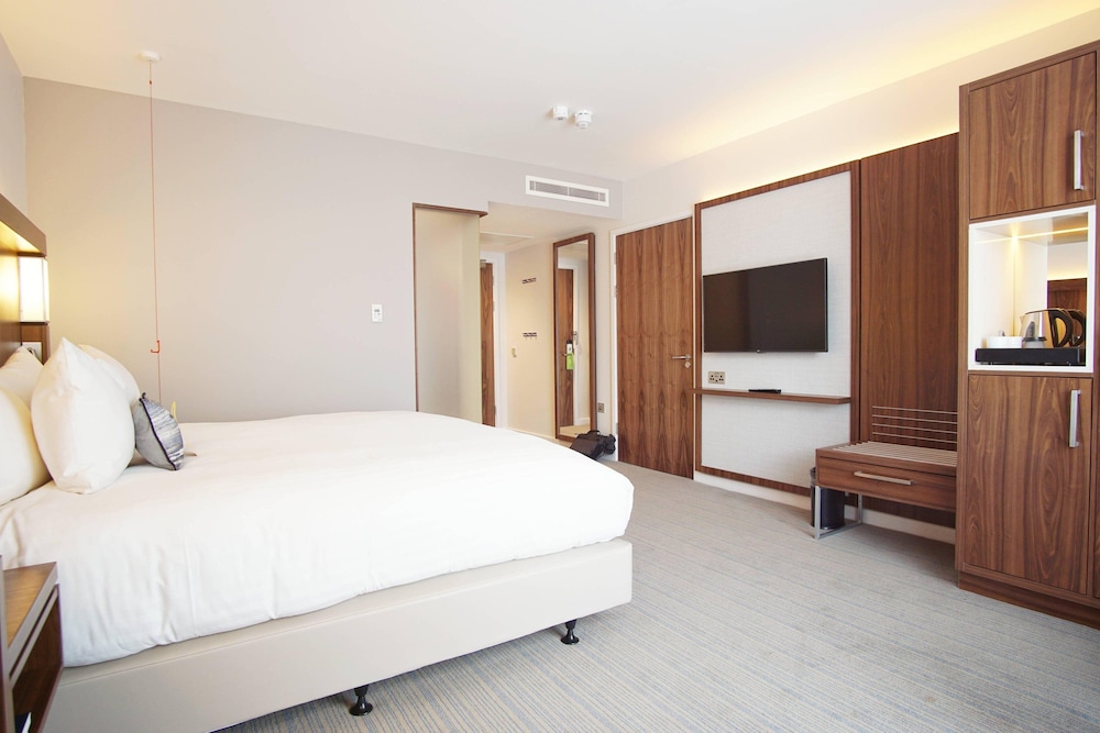 Courtyard By Marriott Glasgow Airport 17/36