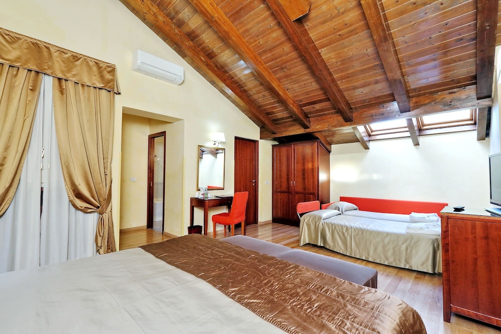 Camelia Hotel 14/56