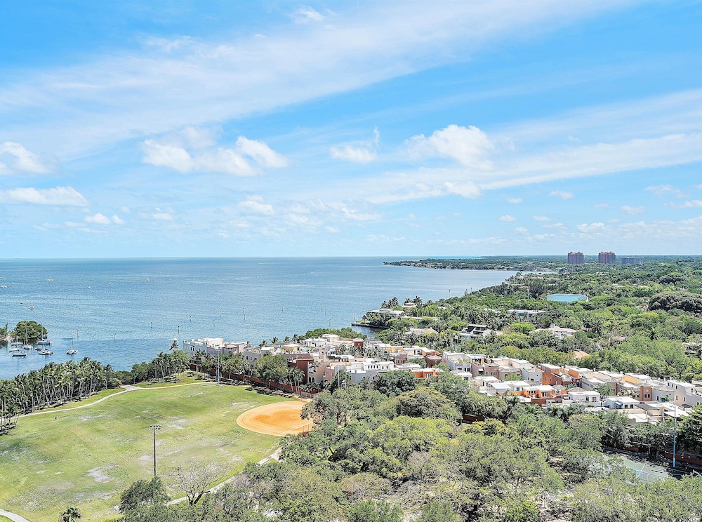 Miami Vacation Rentals - Coconut Grove 58/60