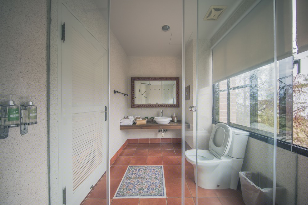 Sunday Home 18/68