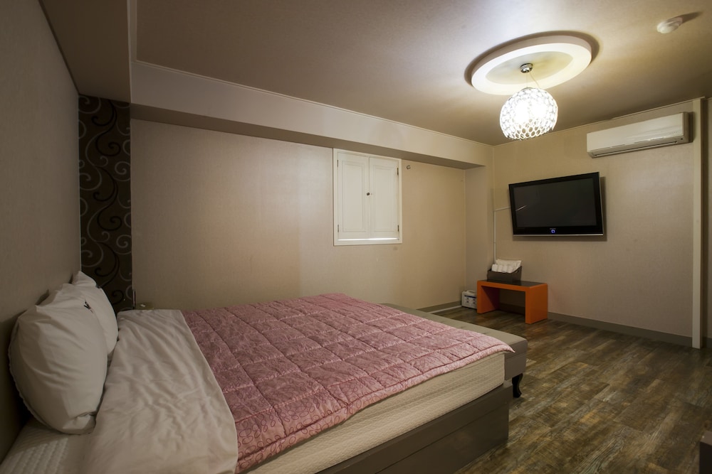 Max Motel 25/66