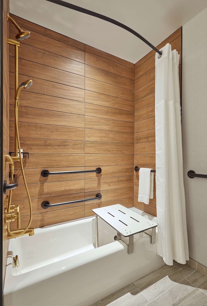 Sable at Navy Pier Chicago, Curio Collection by Hilton 14/59