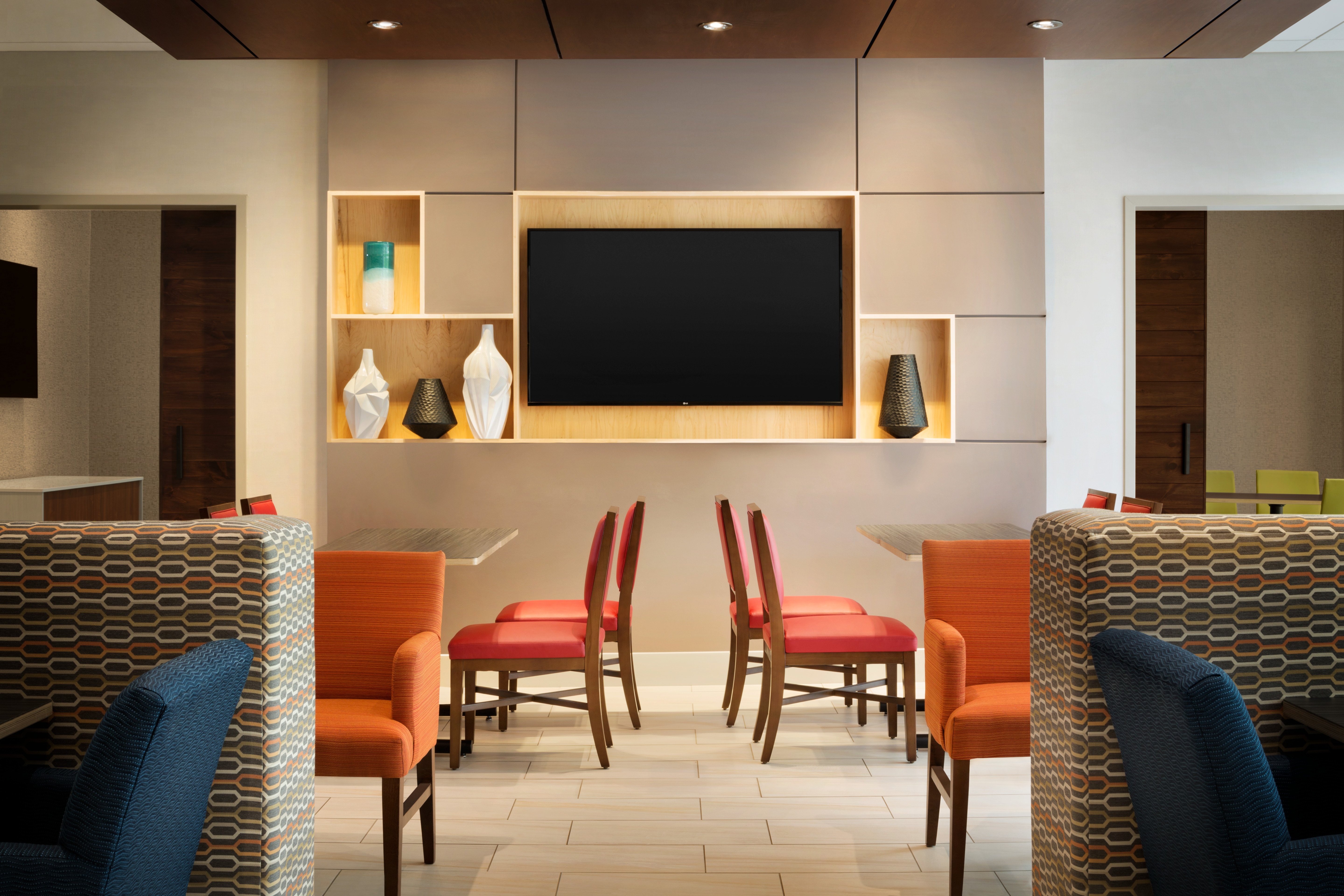 Holiday Inn Express Williamsburg 56/66