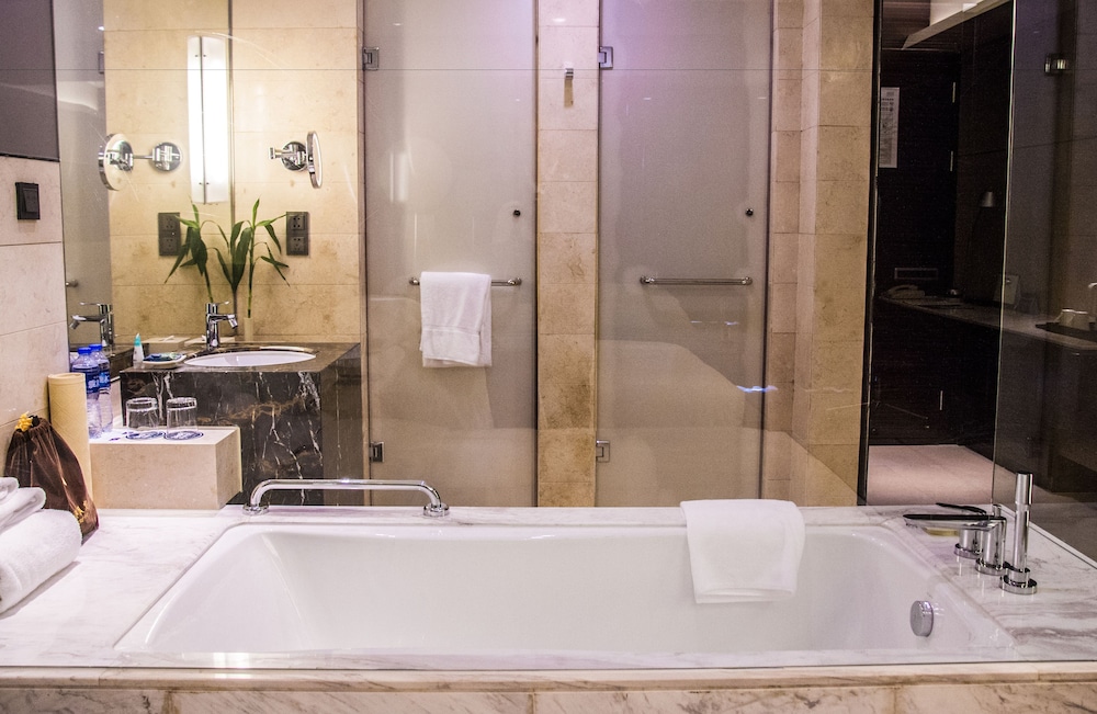Wyndham Garden Yuhuan Downtown 63/65