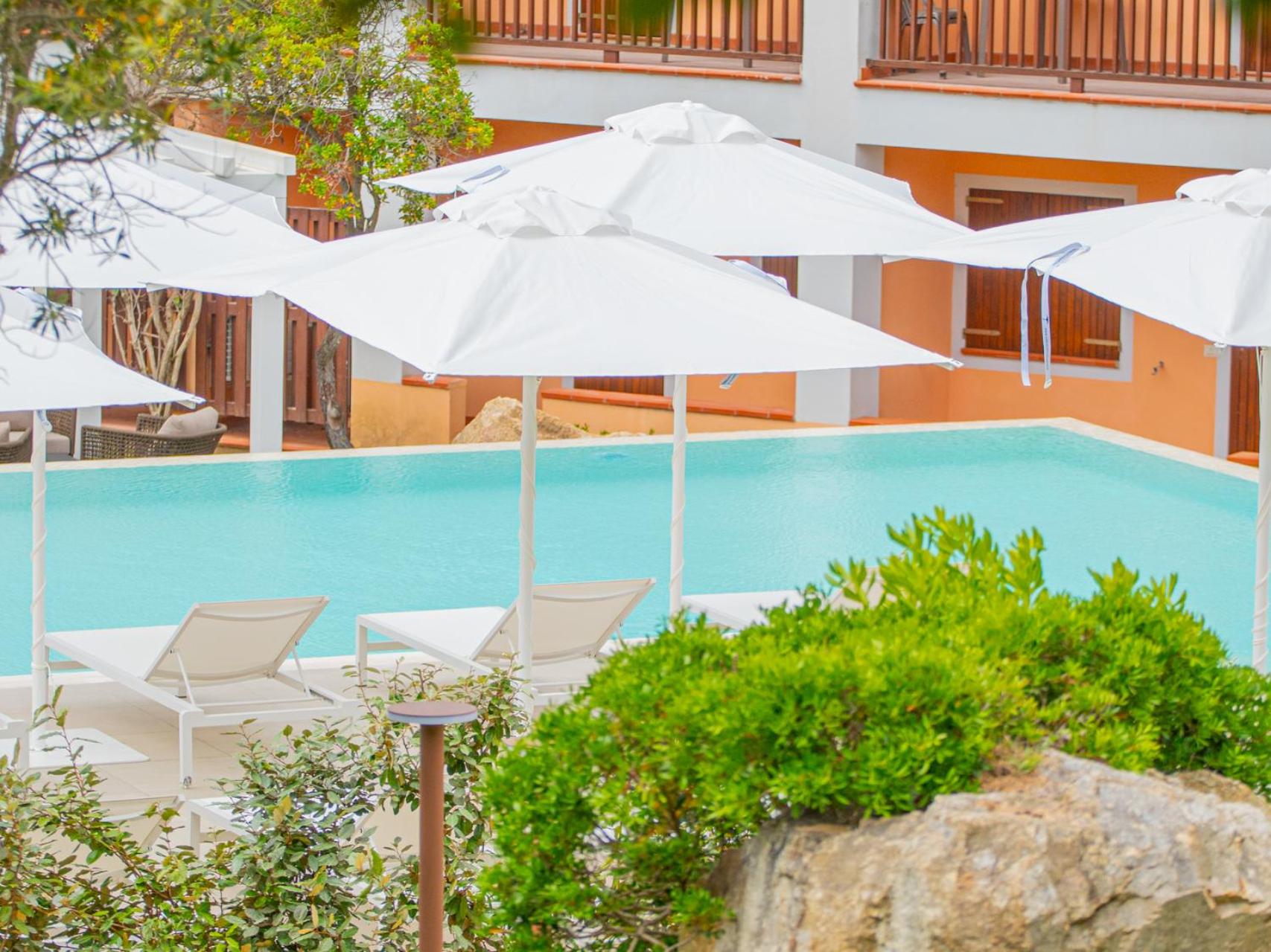 Ahr Costa Serena Village 35/50