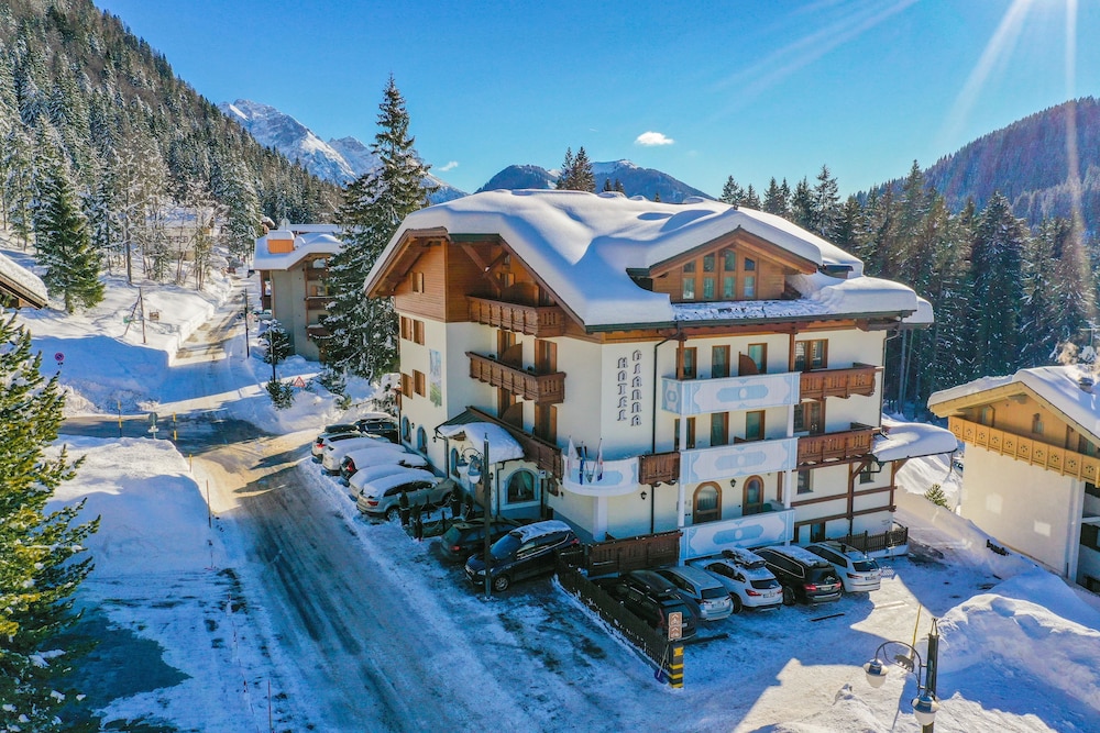 Gianna Hotel 5/50