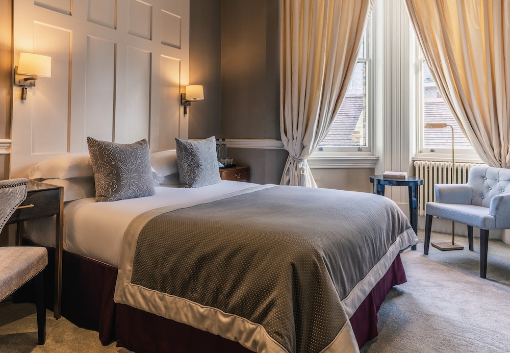 No 11 Cadogan Gardens Hotel 11/82