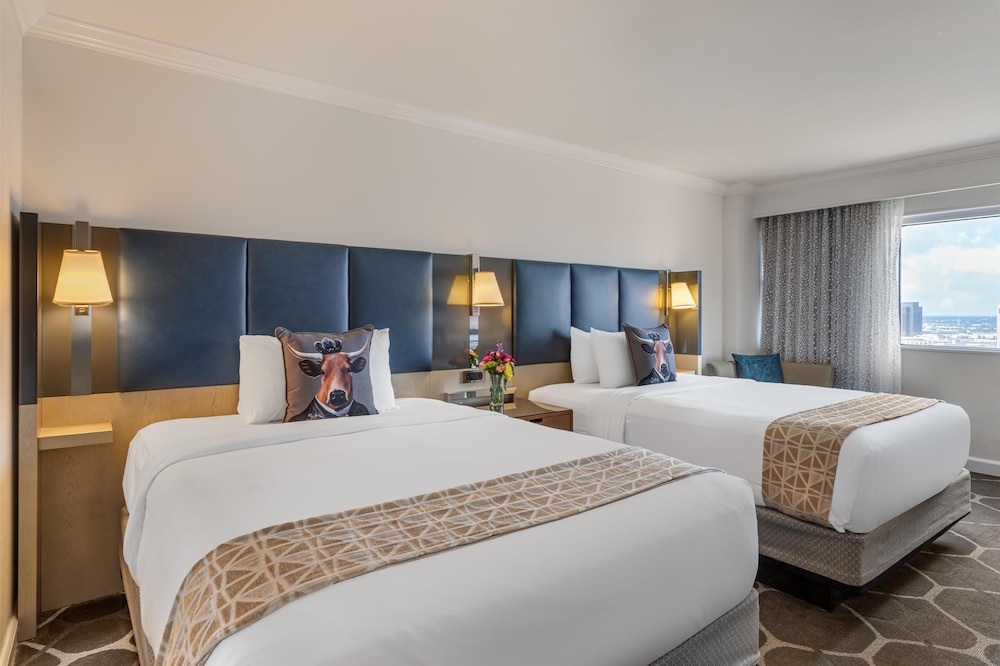 غرفة بريميير بسريرين كوين، Royal Sonesta Houston Galleria 2/3