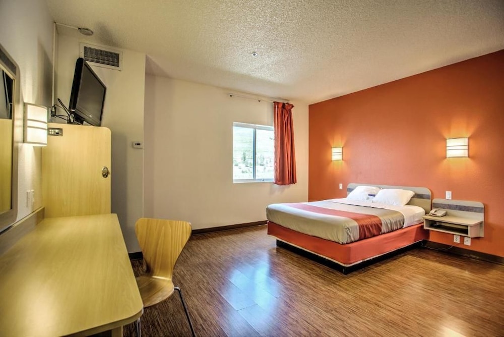 Motel6 Missoula, MT 42/65