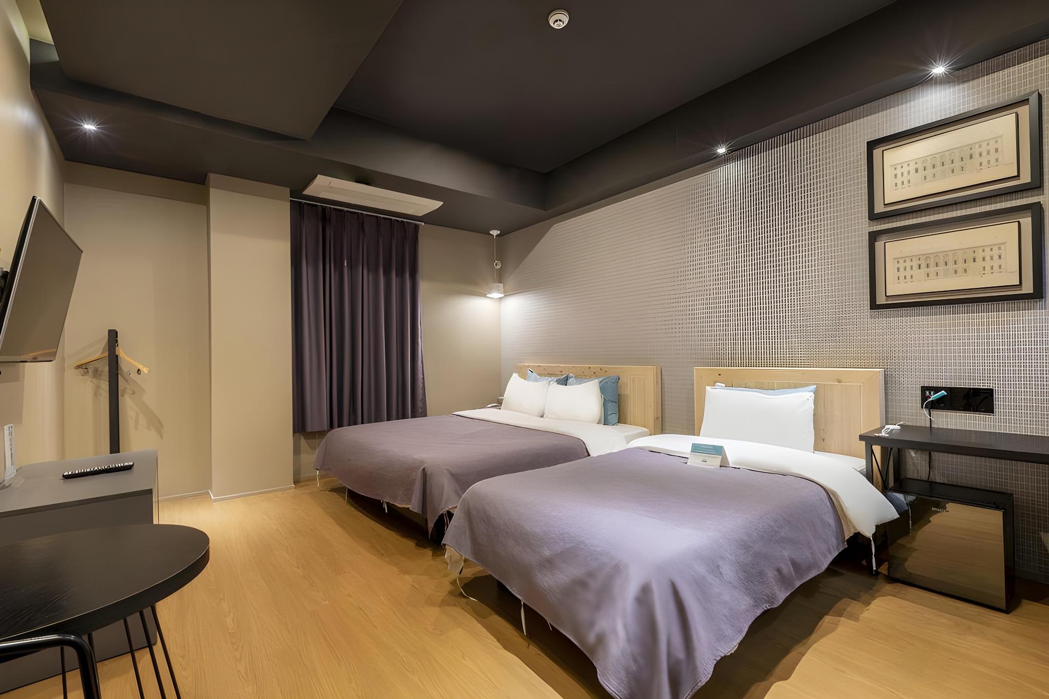 Deluxe, Twin Beds