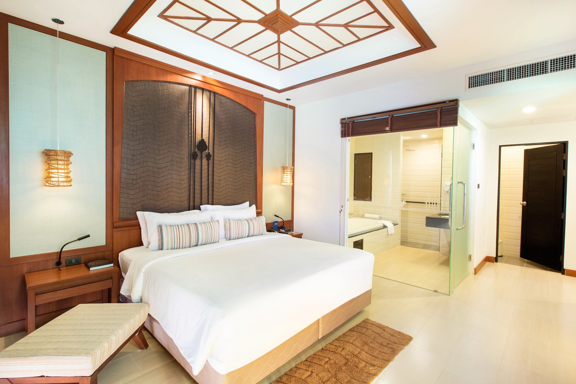Deluxe  Suite