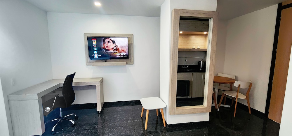Hotel BE Suites Cali 40/50