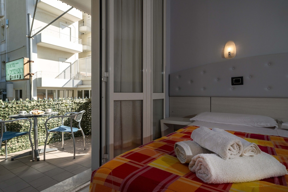Petrarca Hotel 11/50