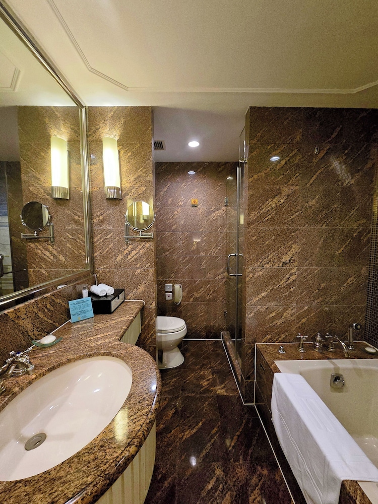 Theme, Premier, Deluxe, King Bed, Cathay Building