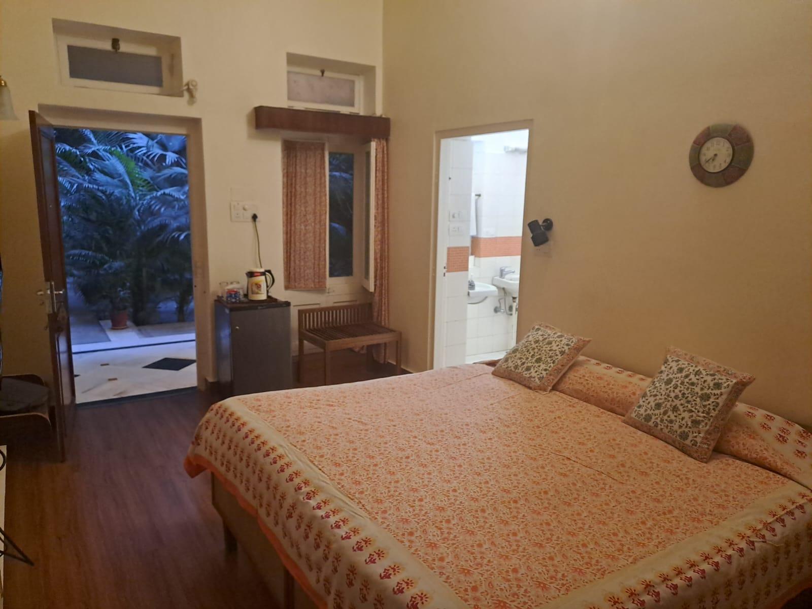 ROOM, ACCESSIBLE