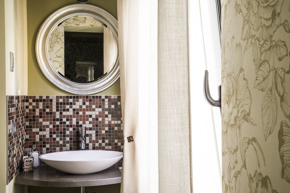 Serendipity Rooms 36/41