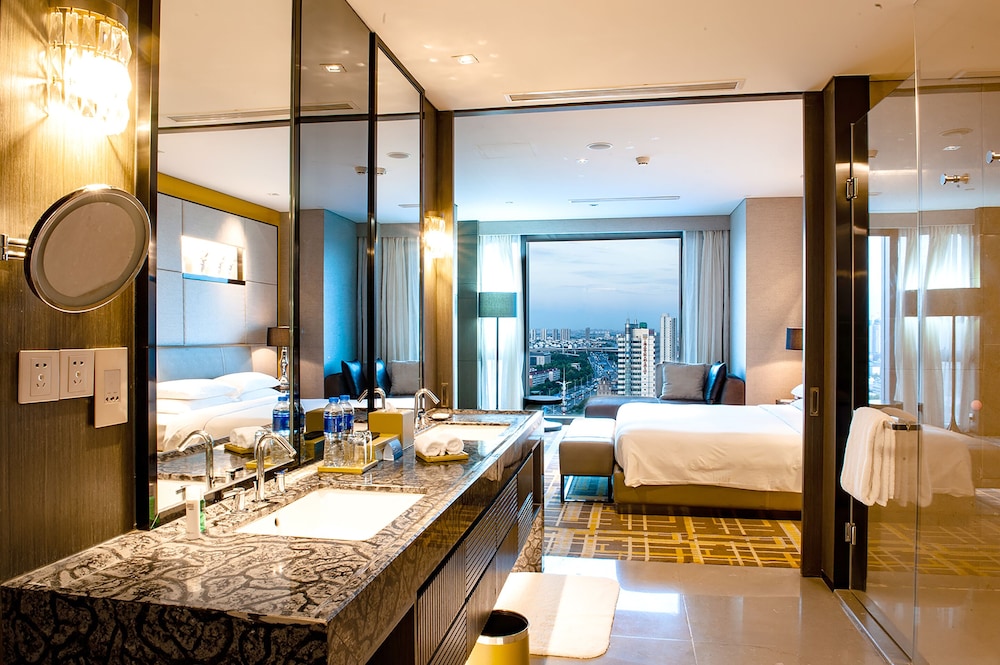Hyatt Regency Tianjin East 25/73