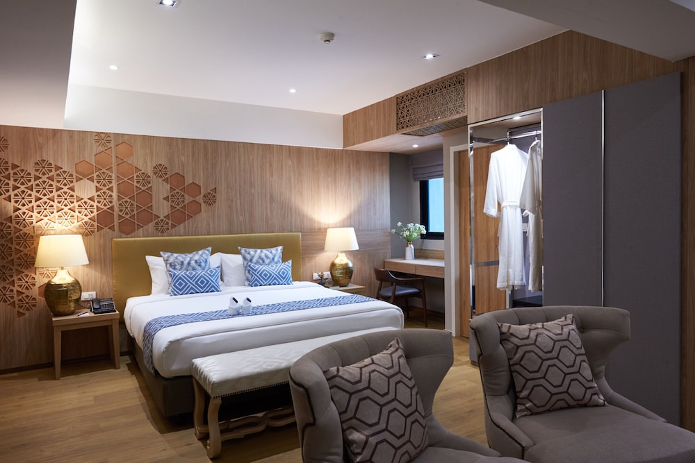 Almas Hotel Bangkok 28/65