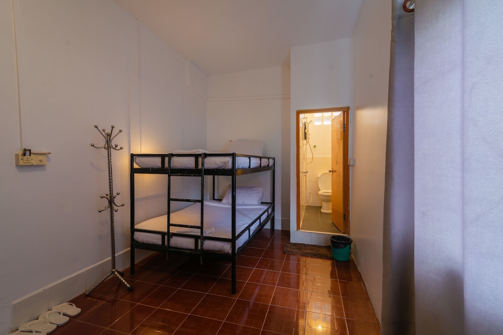 Five Rose Siem Reap Hostel 18/30