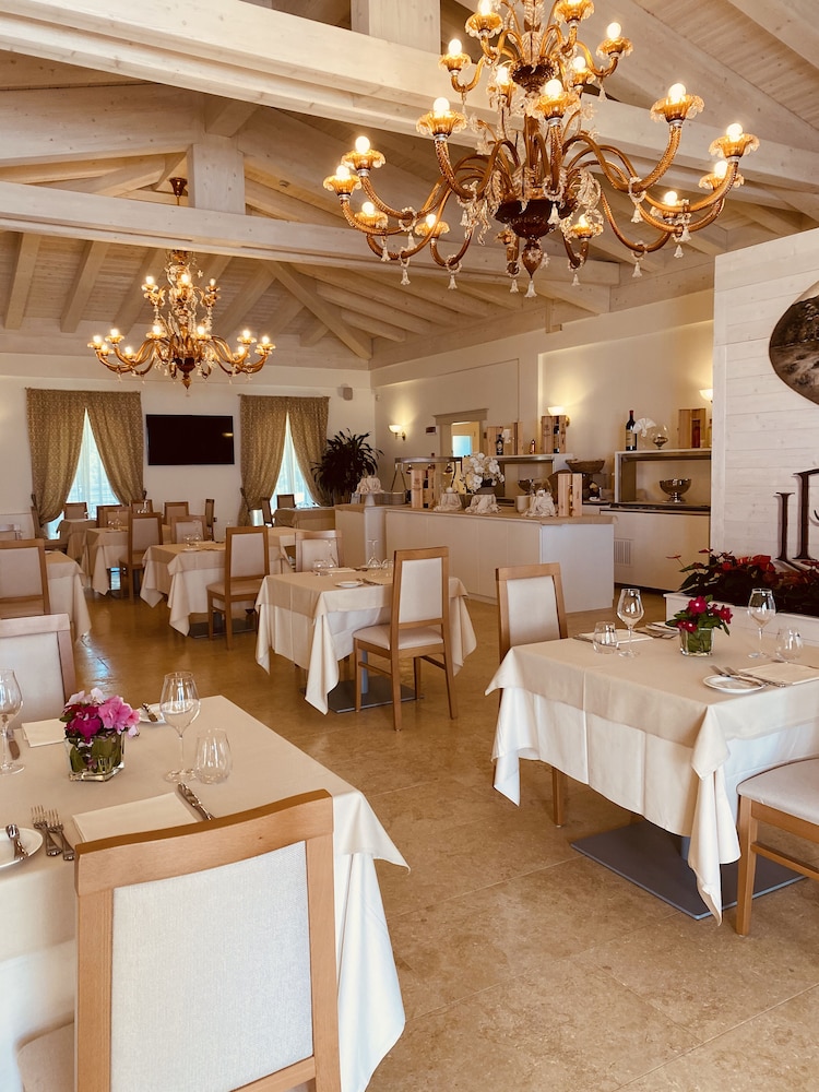 Grand Hotel Cannigione 58/70
