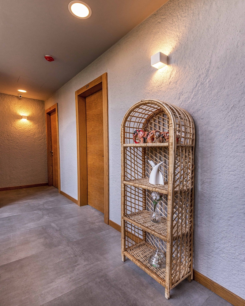 Yerli Otel Alacati 31/37