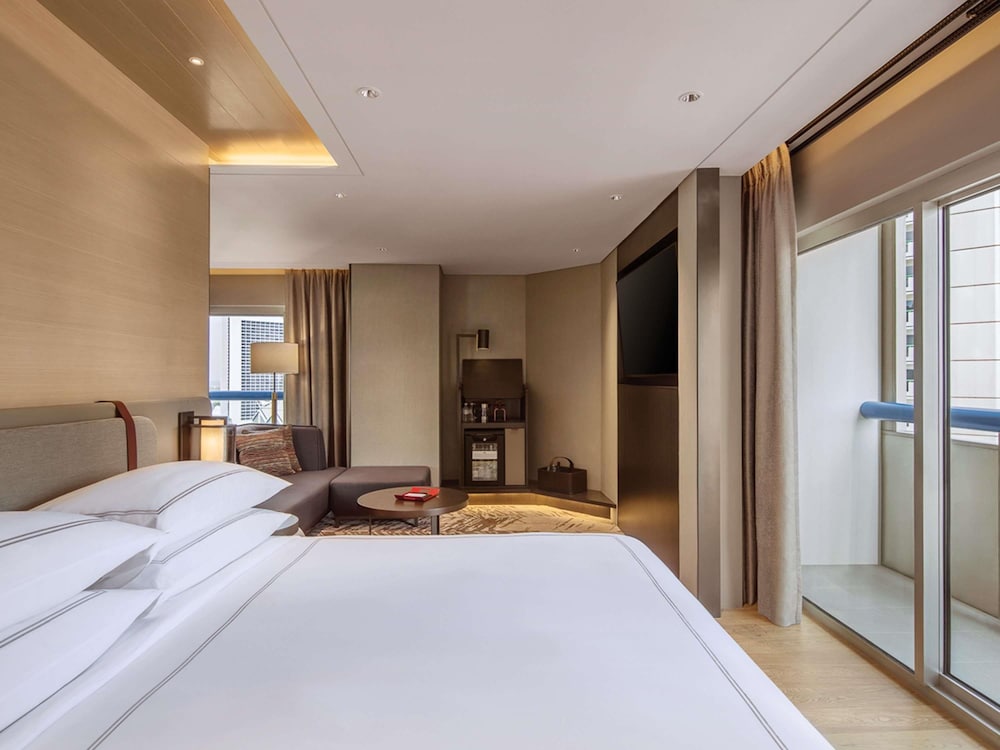 Swissotel The Stamford 7/50
