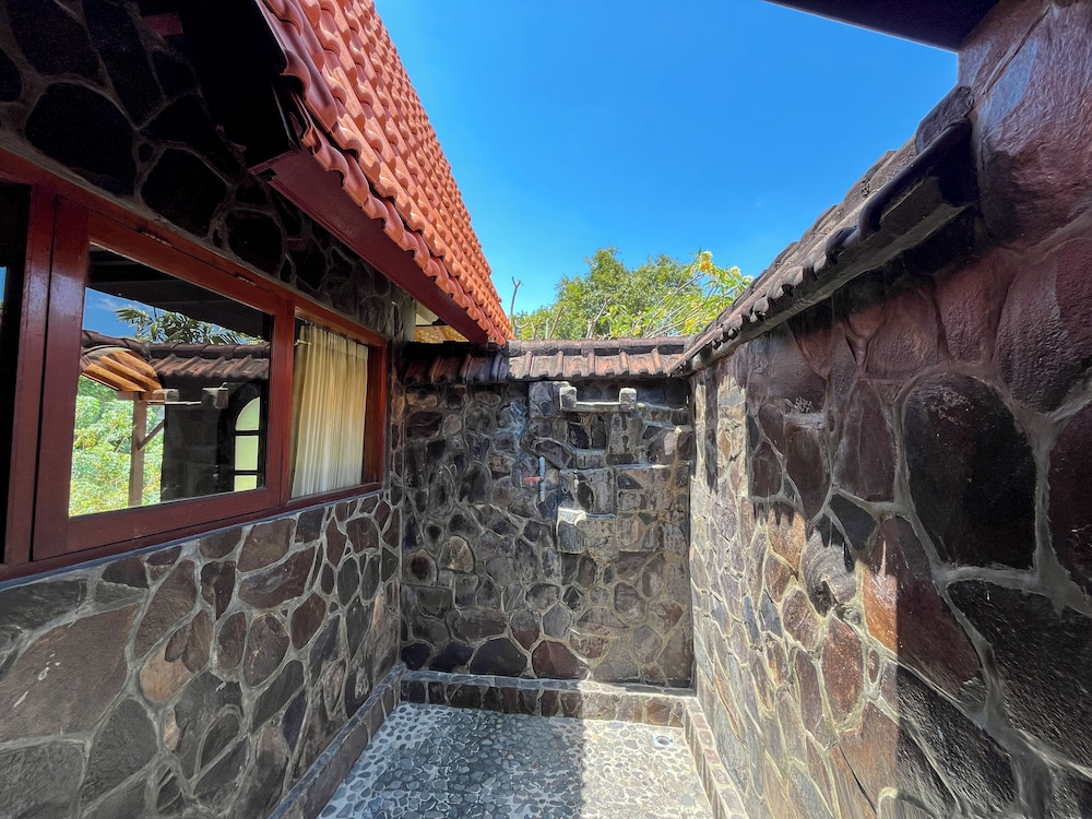 Suji Bungalow 38/66