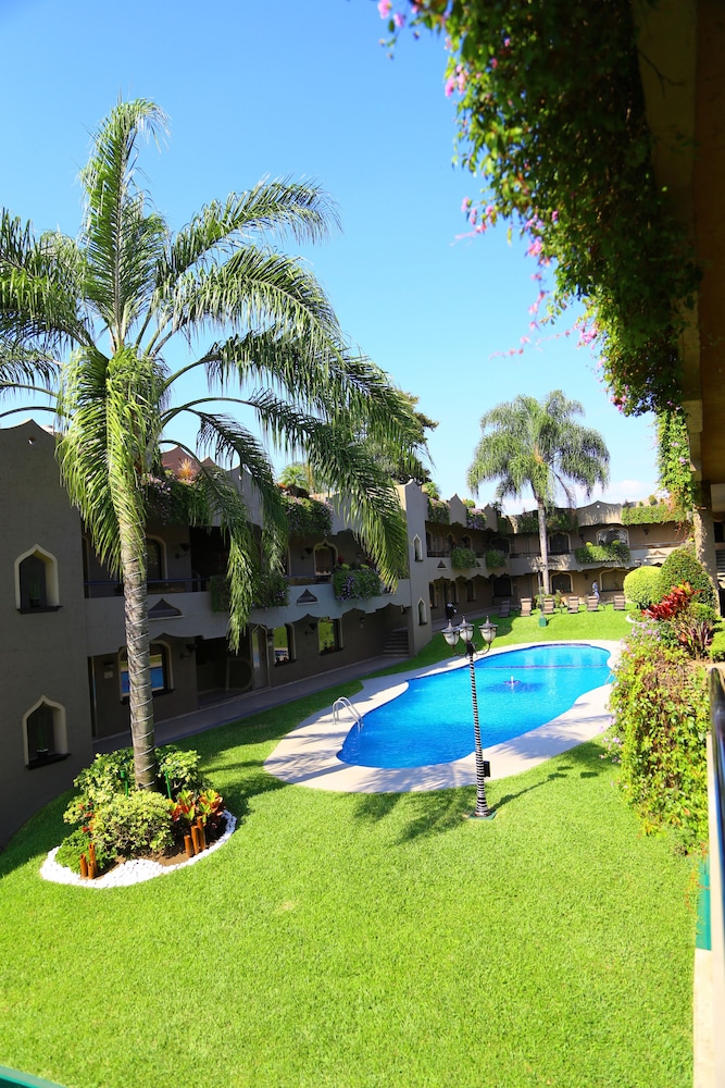 Suites Layfer 12/45