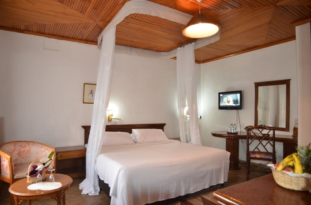Jacaranda Lake Elementaita Lodge 12/34