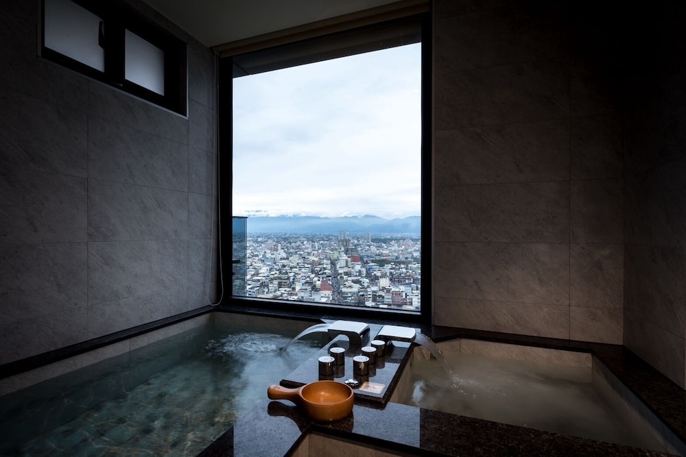 Cuncyue Hot Spring Resort 39/60