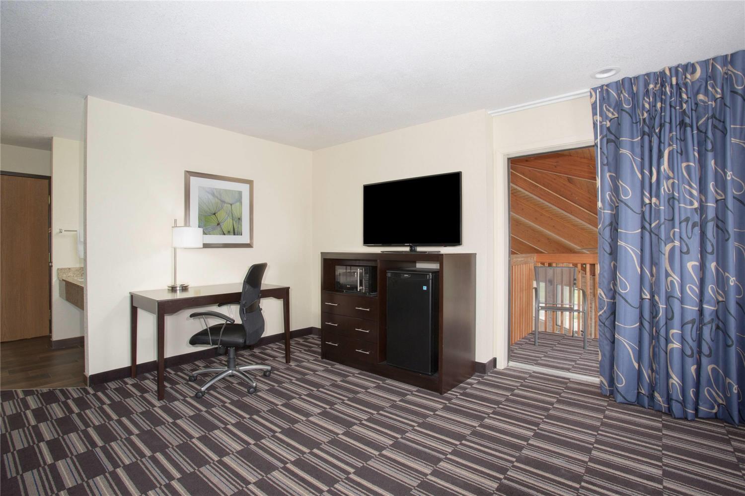 AmericInn by Wyndham Mount Pleasant 16/20