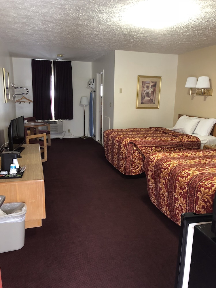 Knights Inn Oswego East 24/59