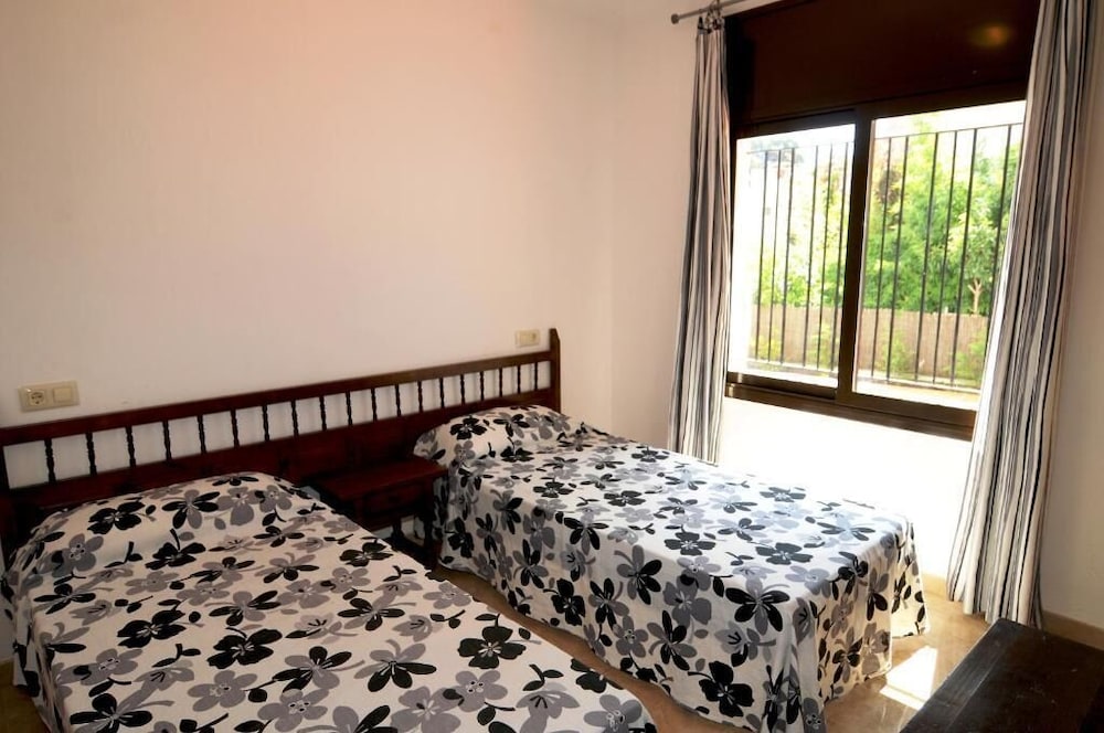 AR CARIBE APTS. 23/64