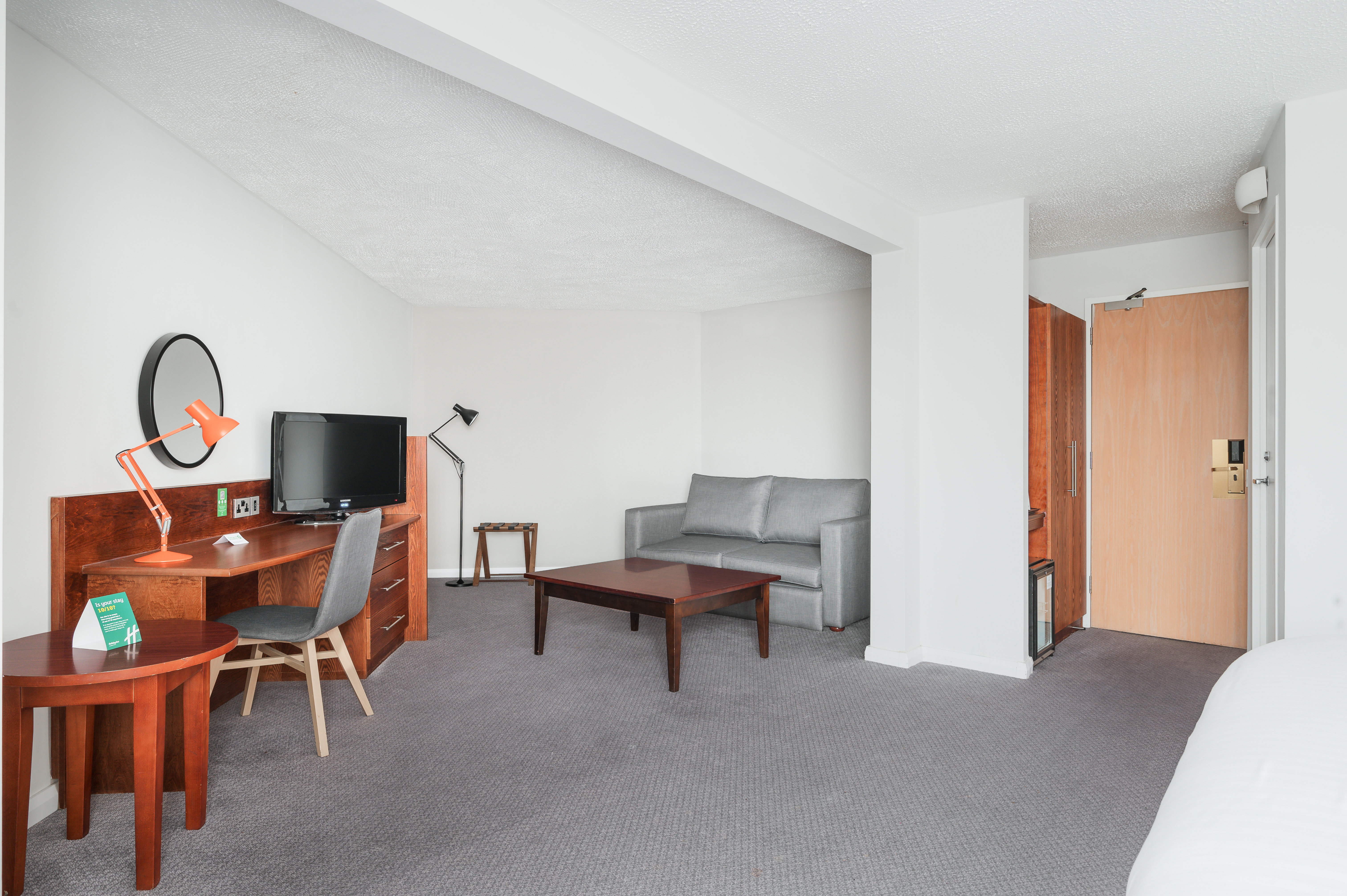 HOLIDAY INN NORTHAMPTON 30/50