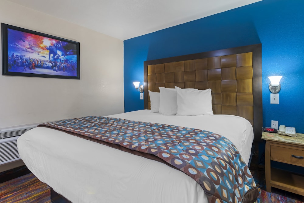 Anaheim Discovery Inn Suites 28/68