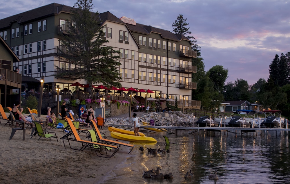Chase On The Lake Resort Hotel 40/51