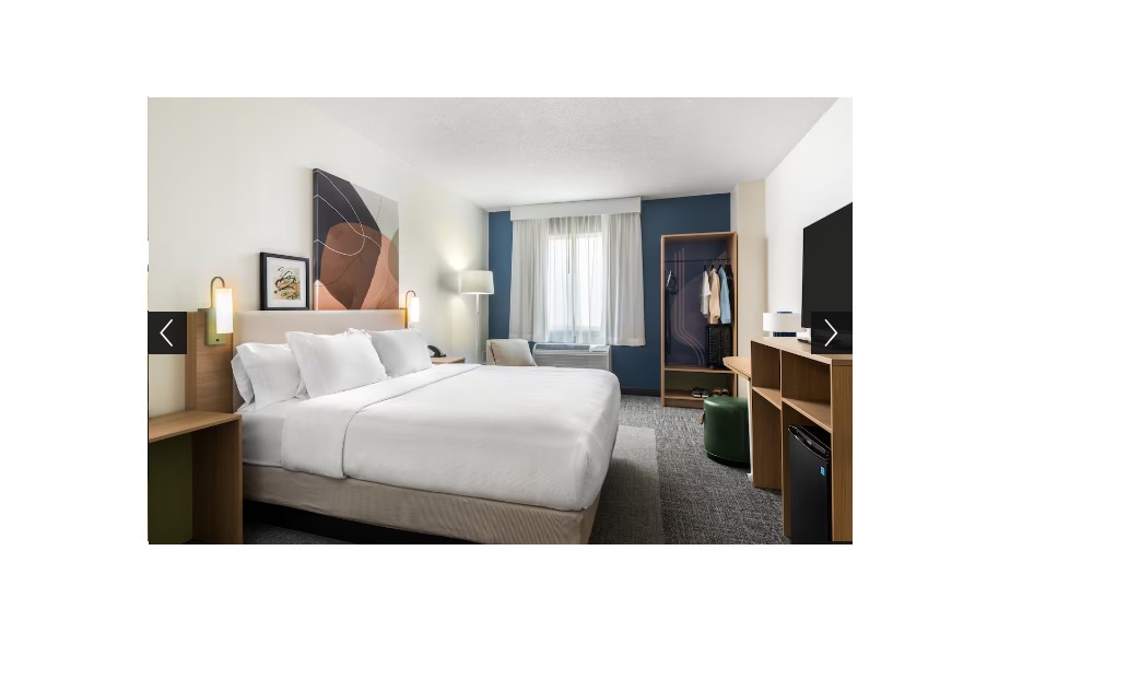 ROOM, KING BED