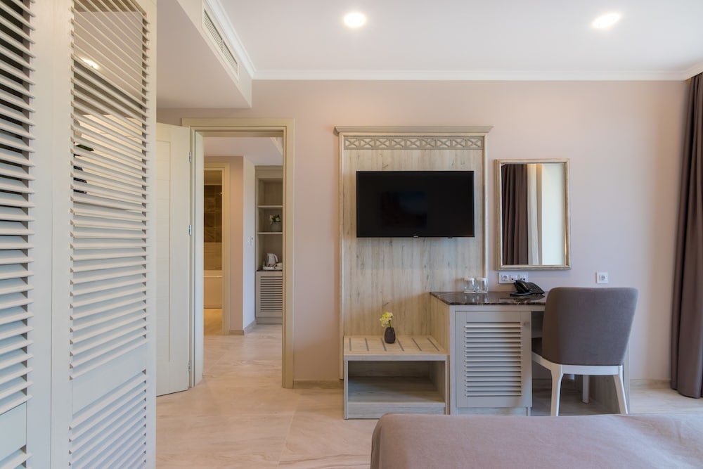 King Maron Beach Hotel & Spa 30/50