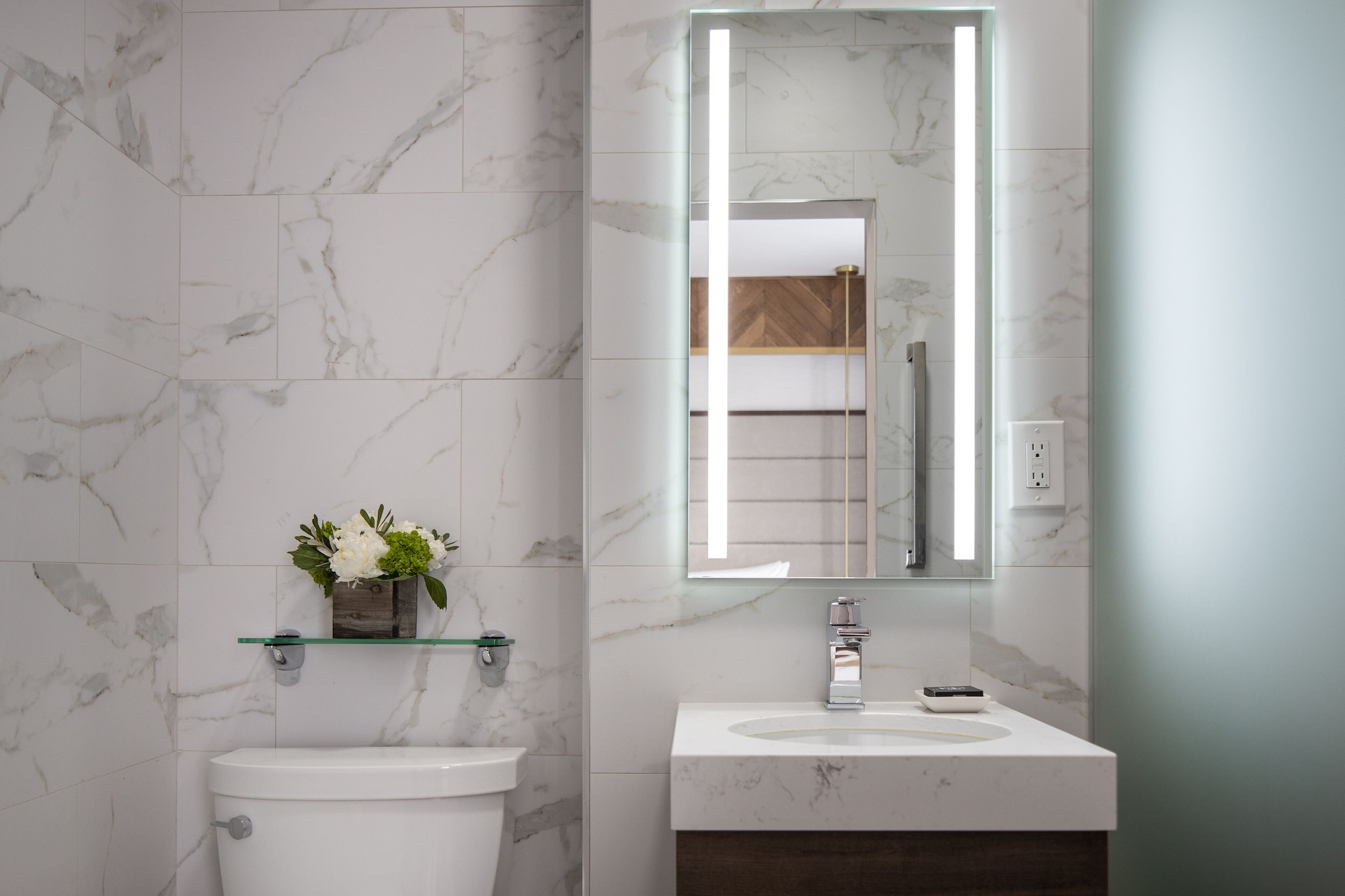 جناح بسرير كينج مع أريكة، Hotel 32One 5/5