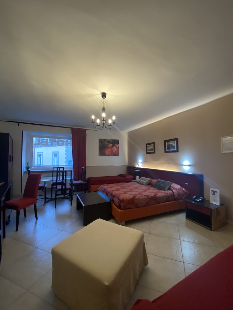 Hotel Maison Degas 50/67