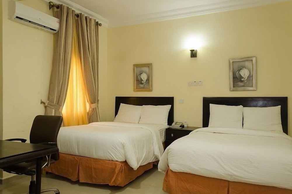 Hotel Reno 24/50