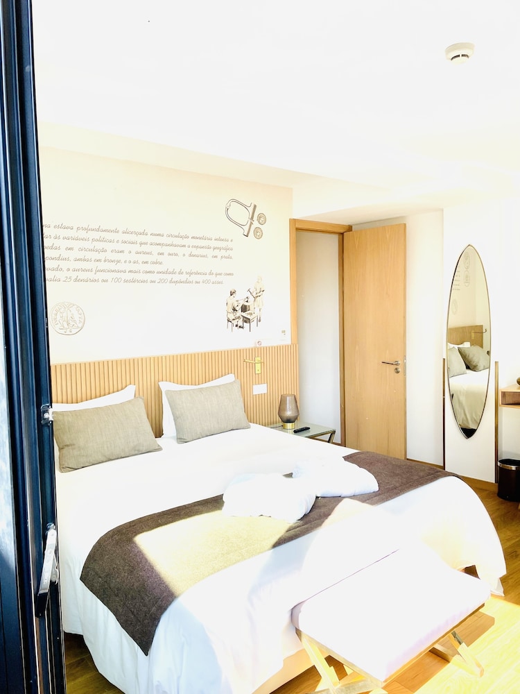 Suite, King Bed, Hot Tub
