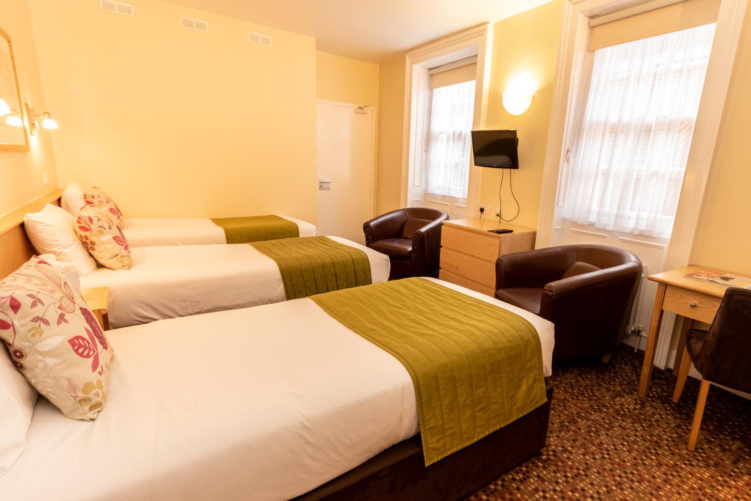ROOM, TRIPLE