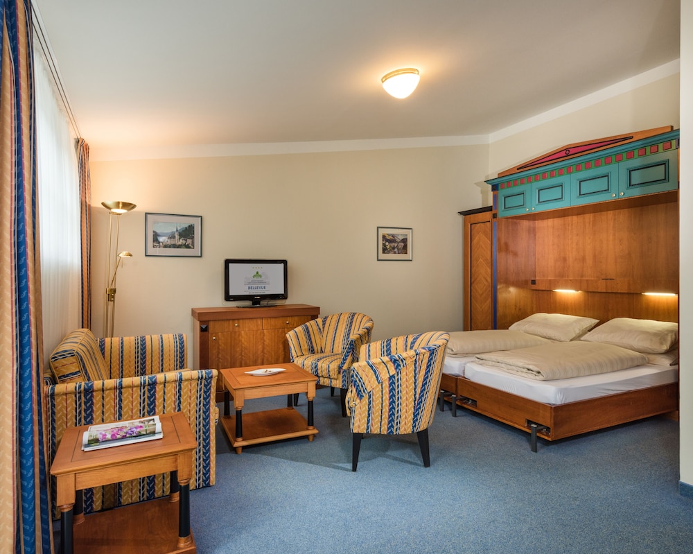 1 BEDROOM, PANORAMIC, APARTMENT, 2 MURPHY BEDS, KITCHEN