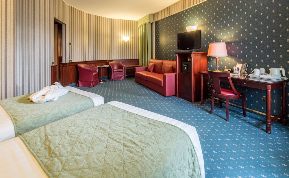 Antares Hotel Concorde 10/54