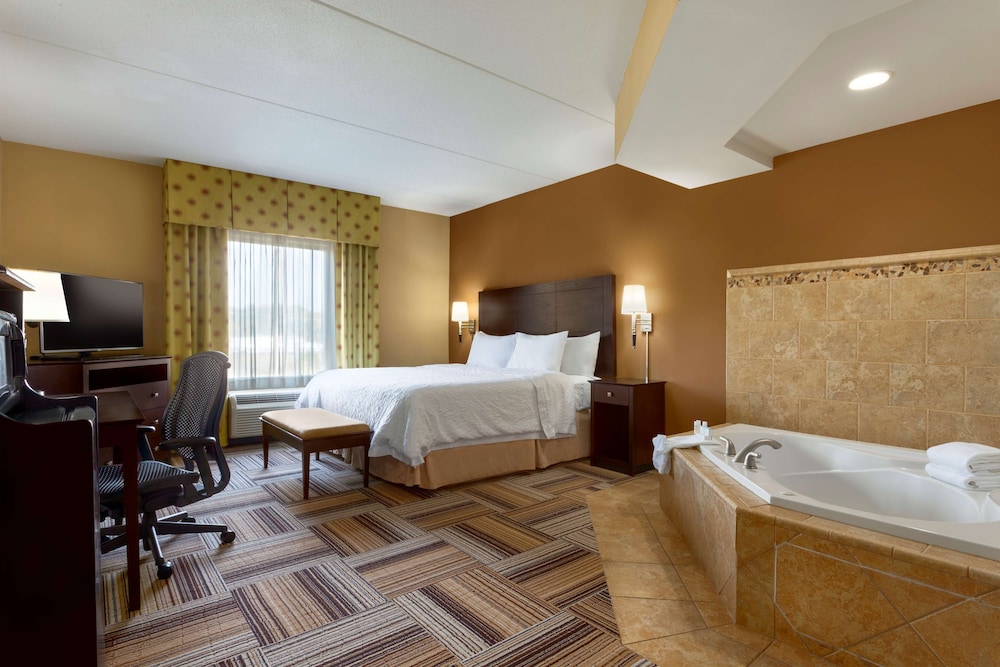 Hampton Inn Knoxville East 12/55