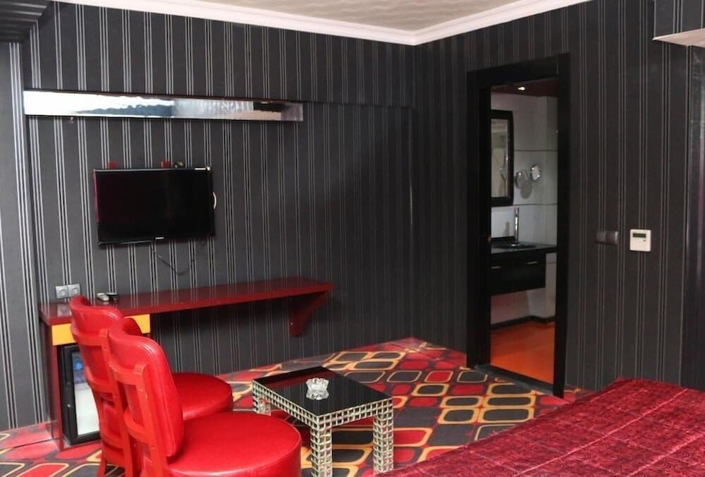 Murat Otel 23/28