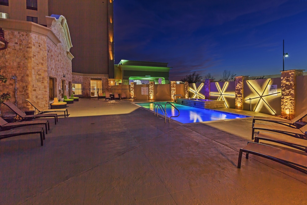 Holiday Inn Express Frisco Legacy Park Area 43/52