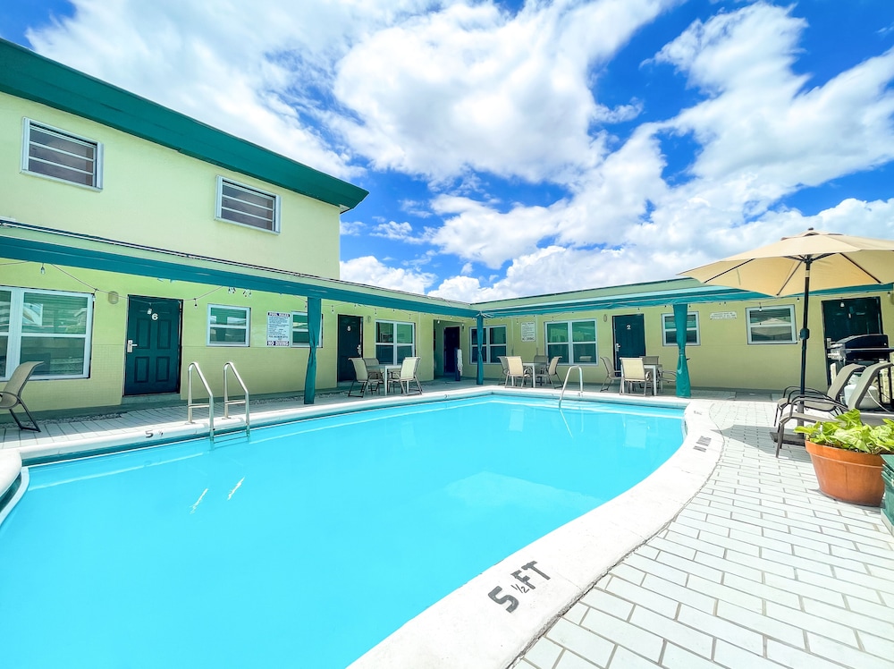 Hollywood Beach Hotels 7/92