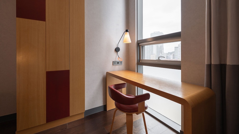 Central 7 Hotel 6/48